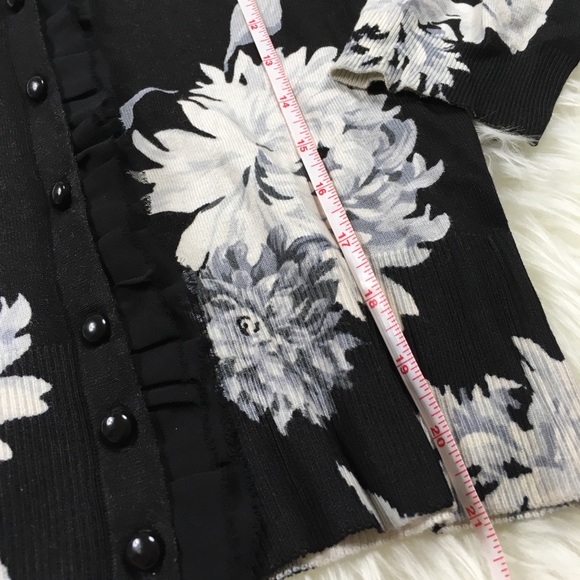 WHBM Black and White Floral Print Cardigan - Picture 4 of 7